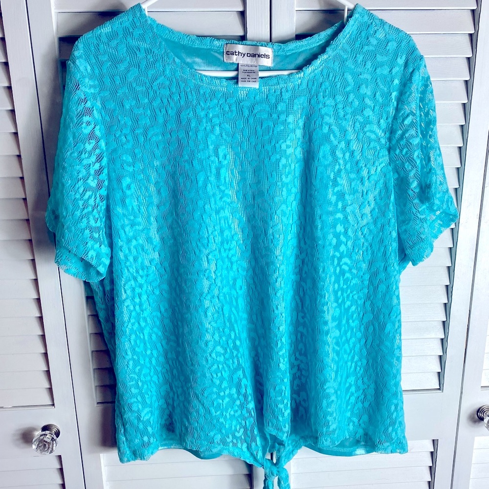 Cathy Daniels turquoise laced top. Size XL.